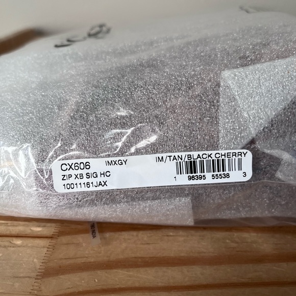 Coach Zip Top Crossbody Bag In Signature Canvas With Horse And Carriage Print🎀 - Picture 3 of 8